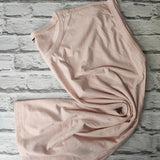 BIO COTTON T-SHIRT MIT GERADEM ÄRMEL UND AUFGEROLLTEM ÄRMELSAUM - Heller Frühling Sommer