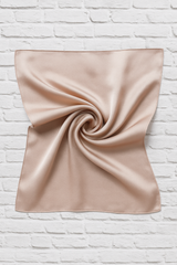 Quadratisches Seidentuch- Frozen Latte