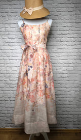 Hochwertiges Ärmelloses Tüllkleid mit Blumenprint