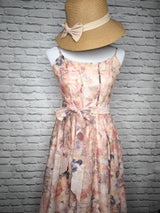 Hochwertiges Ärmelloses Tüllkleid mit Blumenprint
