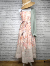Hochwertiges Ärmelloses Tüllkleid mit Blumenprint