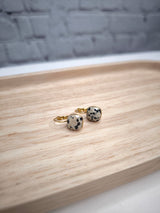 Kleine Ohrhänger mit Naturstein- Dalmatiner