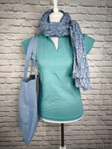 T-SHIRT mit V- Ausschnitt BELICE- Dusty Blue - SMART SUMMER