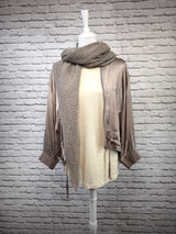 BIO T-SHIRT MIT GERADEM ÄRMEL UND AUFGEROLLTEM ÄRMELSAUM - DUNKLER FRÜHLING SOMMER