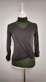 Leichtes Rollkragenoberteil aus Cashmere- Khaki - 360°
