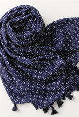 Schal Dunkelblau gemustert mit Quasten