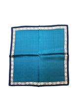 Quadratisches Seidentuch Gemustert- GEDECKTER WINTER