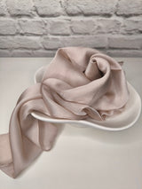 Quadratisches Seidentuch- Frozen Latte