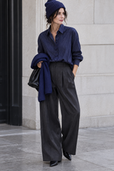 Oversize-Hemd mit feinen Streifen & Statement Knöpfen – TWILIGHT WINTER