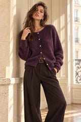 Rundhals-Cardigan aus Kaschmir- Plum- VERDANT WINTER