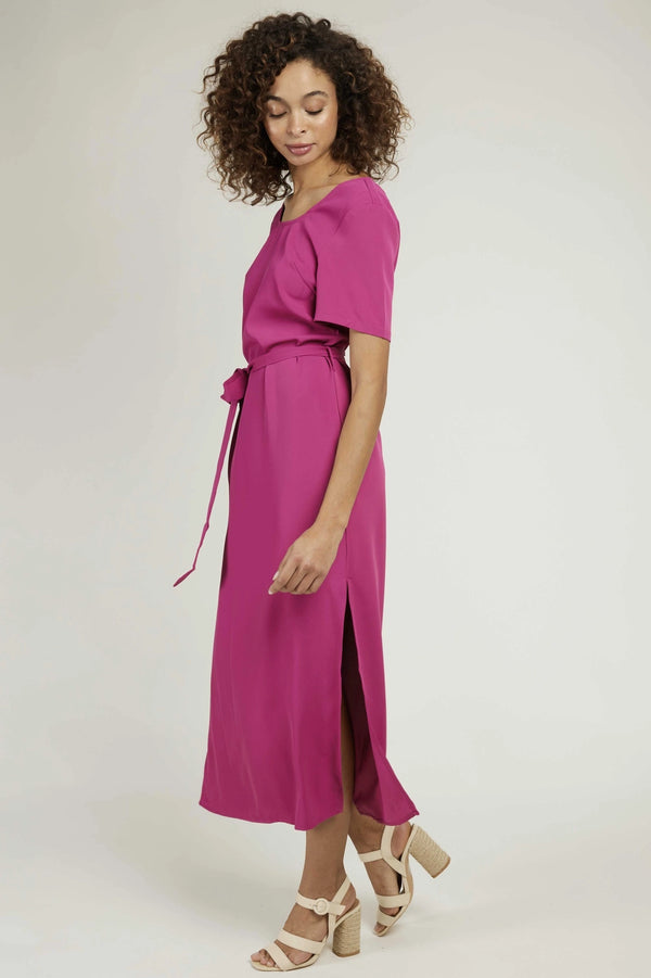 Tencel Kleid mit gekreuztem Ausschnitt und offenem Rücken- Magenta