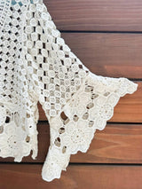 Leichtes Boho-Häkel-Top mit Glockenärmeln und Quasten-Bindeband- Ivory- GENTLE SPRING, 360°, VERDANT WINTER
