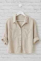 Leinenhemd mit Taschen und aufgeschlagenem Ärmel- Beige