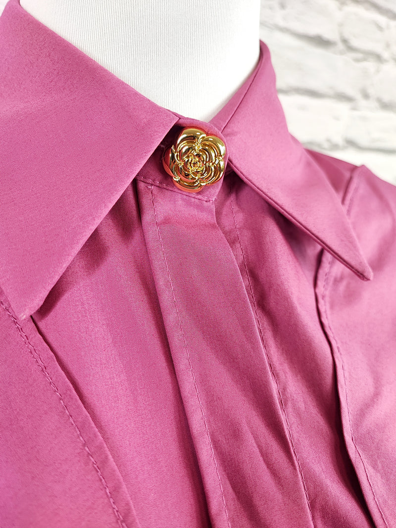 Bluse mit Cape- Schultern und besonderen Details- Himbeerpink