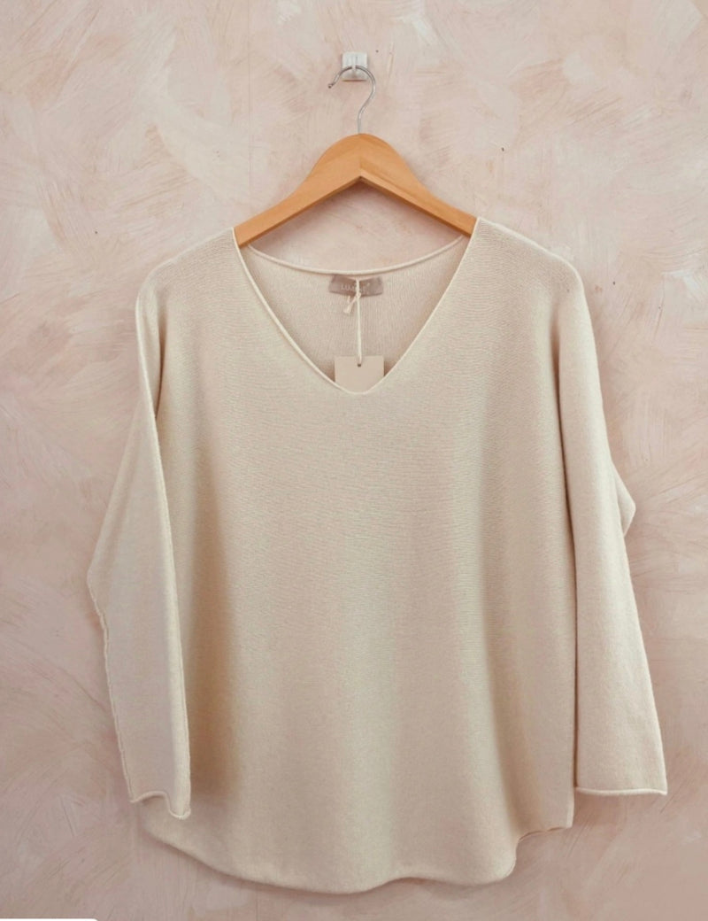 Weicher V- Pullover aus Viskose mit Rundsaum- Ivory