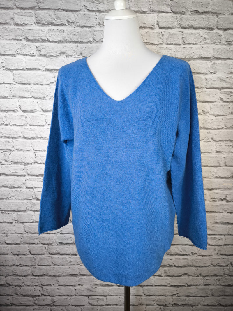 Weicher V- Pullover aus Viskose mit Rundsaum- Blau