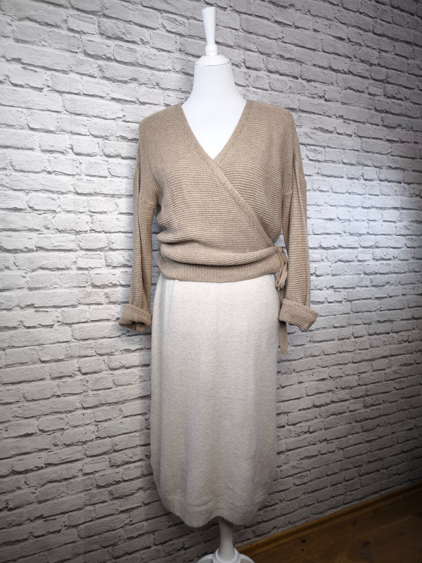 Nachhaltige Wickel- Strickjacke in BIO QUALITÄT- Hellbraun