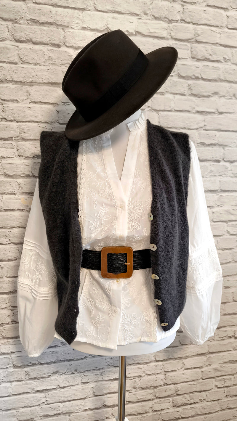 Hochwertige Bluse aus Baumwolle mit Spitzendetails- HERBST WINTER