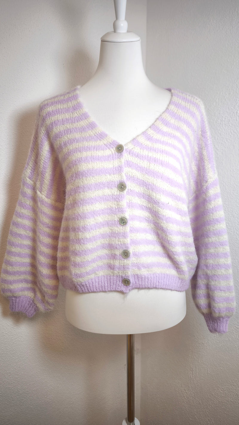 Gestreifte Strickjacke mit Knöpfen- DUNKLER FRÜHLING SOMMER