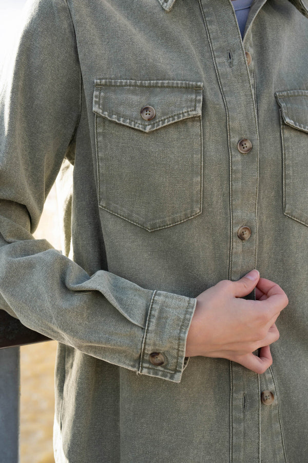 HEMD AUS GEWASCHTER BAUMWOLLE- Khaki