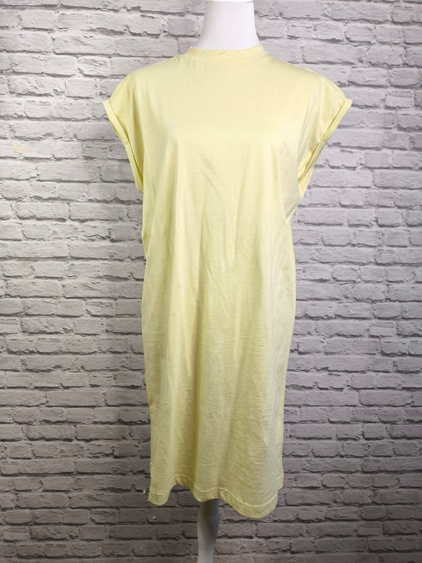 T- SHIRTKLEID MIT TURTLE NECK- Gelb