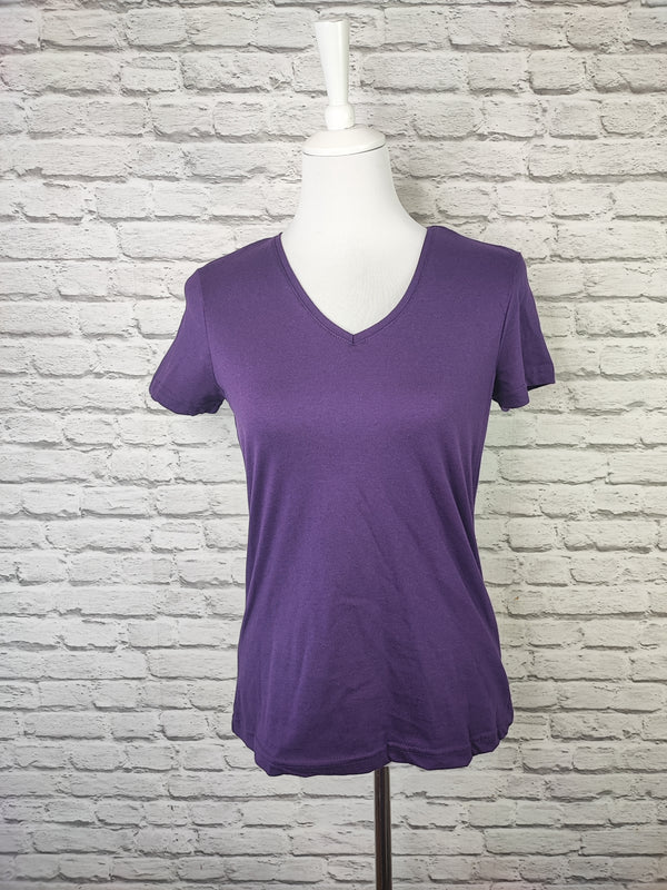 T-SHIRT CLASSIC V- NECK- DEEP BERRY