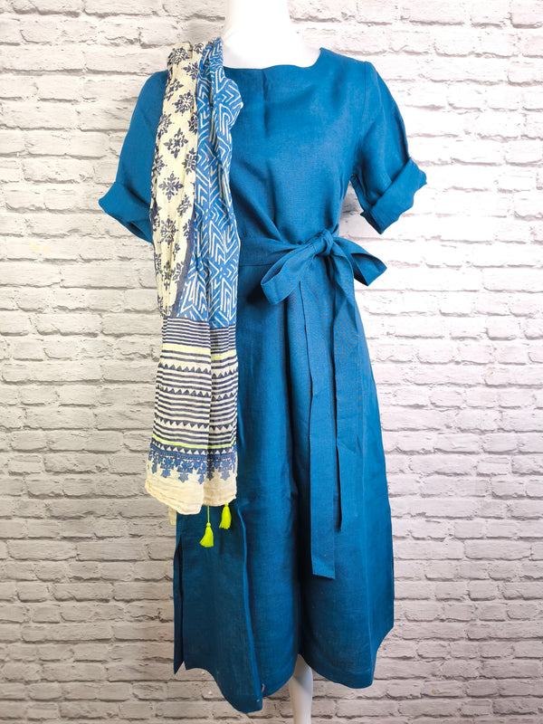 Natürliches Leinenkleid 3/4 Wickelkleid: Petrol