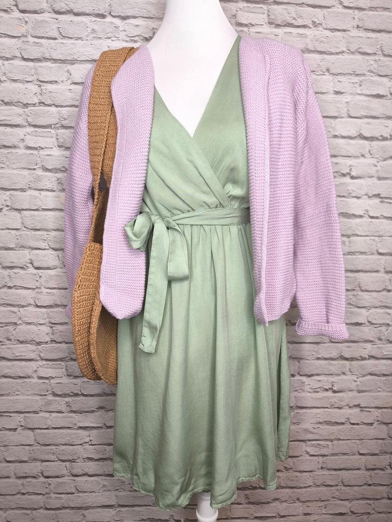 Sommerkleid mit Flügelärmel- Salbeigrün