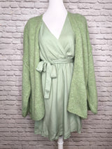 Sommerkleid mit Flügelärmel- Salbeigrün